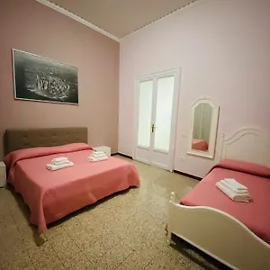 casa-vacanza-di-napoli.hotels-amalfi.com/